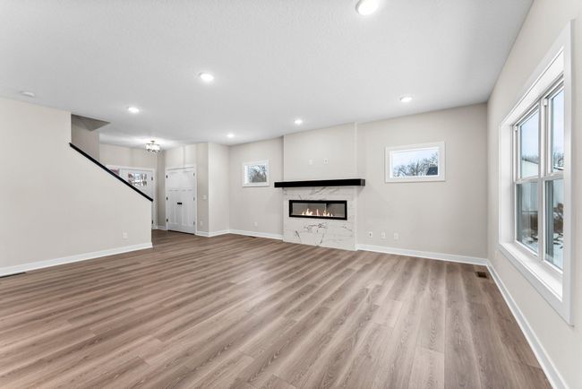 Great Room With Fireplace | Image 9