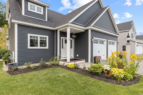 48-9 Falmouth Rd, Falmouth, ME, 04105-1816 | Card Image