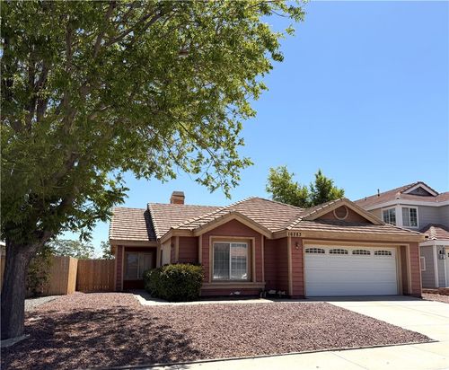 16283 Salinas St, Victorville, CA, 92394-1594 | Card Image