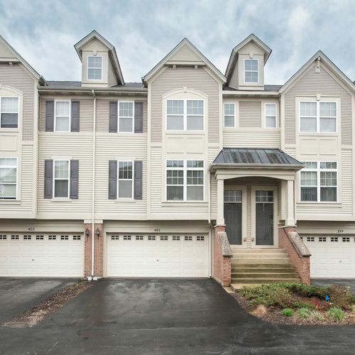 401-401 N Commerce St, Aurora, IL, 60504-6869 | Card Image