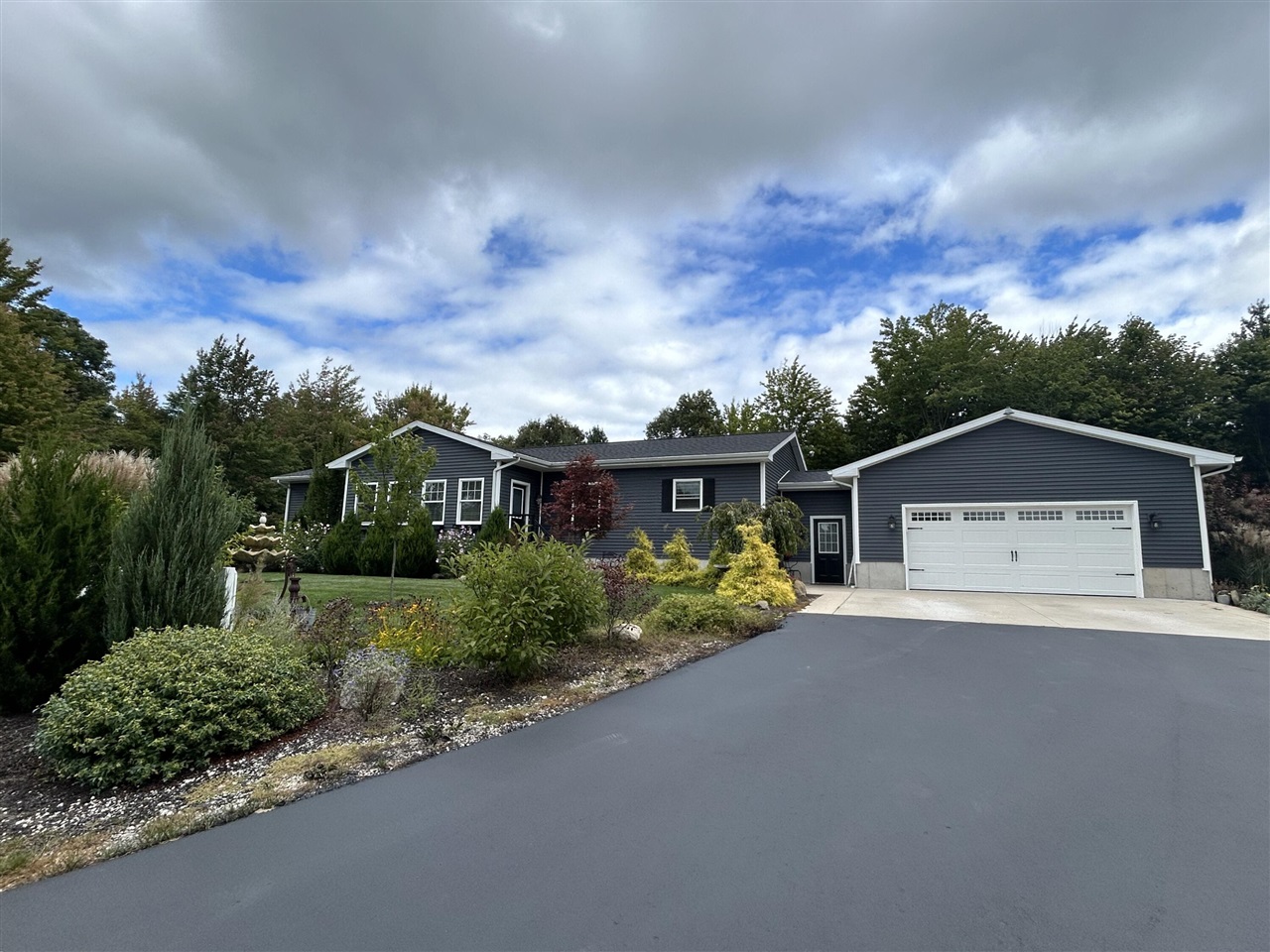 Lorenson Rd, Muskegon, MI 49445