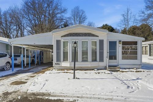 81 Wilpark Dr, Akron, OH, 44312-3587 | Card Image