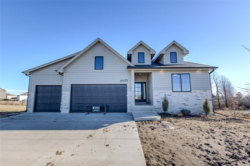 4635 173rd Street, Urbandale, IA, 50323 | Card Image