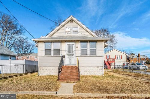 15 E Griffith St, PENNS GROVE, NJ, 08069-1416 | Card Image