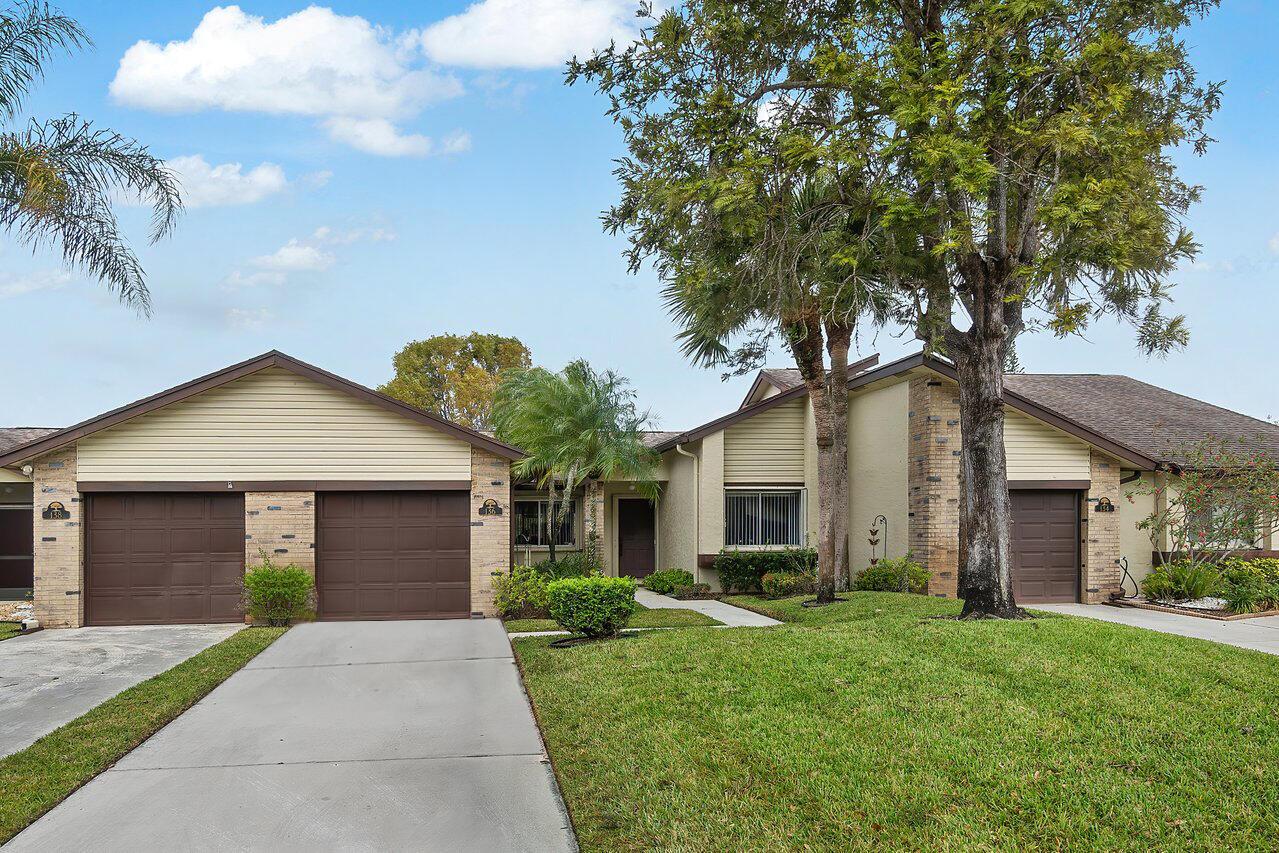 136 Village Walk Drive, For Sale in Royal Palm Beach Zoocasa