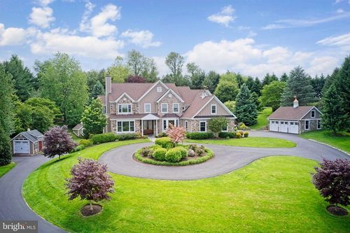 39 Wyndemere Lake Dr, CHESTER SPRINGS, PA, 19425-3608 | Card Image