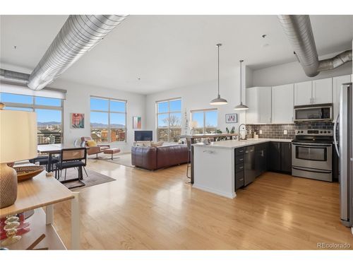 apt-311-2900 N Downing St, Denver, CO, 80205-4490 | Card Image