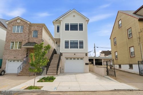 31 Patterson St, Harrison, NJ, 07029-1419 | Card Image