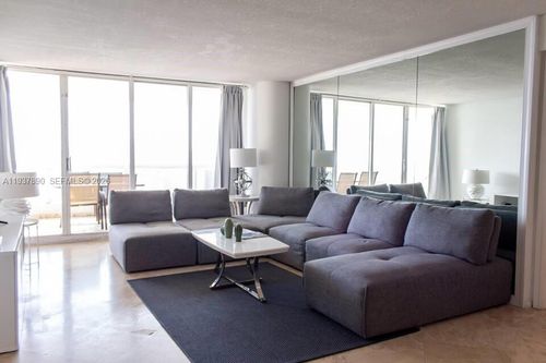 4141-1717 N Bayshore Dr, MIAMI, FL, 33132-1180 | Card Image