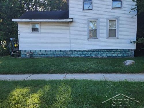 410 5th St, Three Rivers, MI, 49093-1642 | Card Image