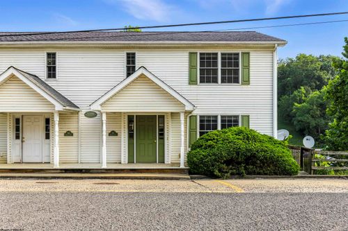867 Quadrilla St, Morgantown, WV, 26505-2568 | Card Image
