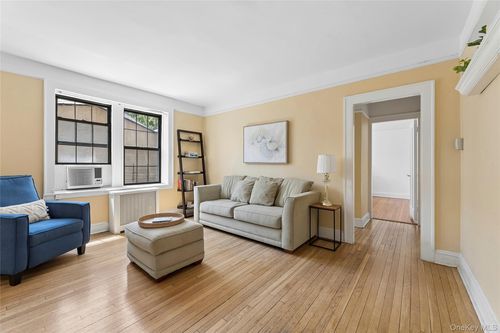 a3-6812 Burns St, Forest Hills, NY, 11375-5078 | Card Image
