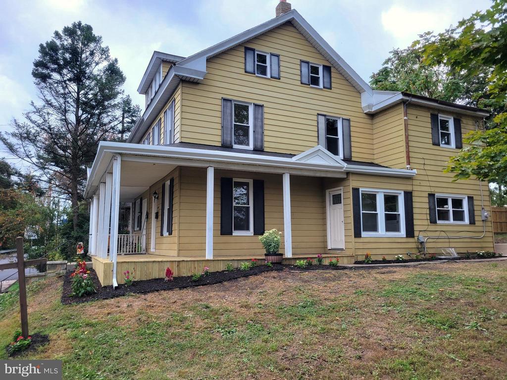 4th St, Enola, PA 17025