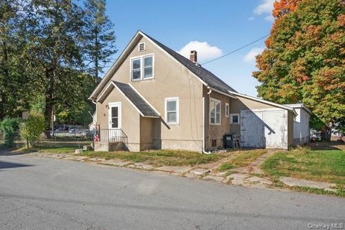 4 Backman Ave, Ellenville, NY, 12428-1102 | Card Image