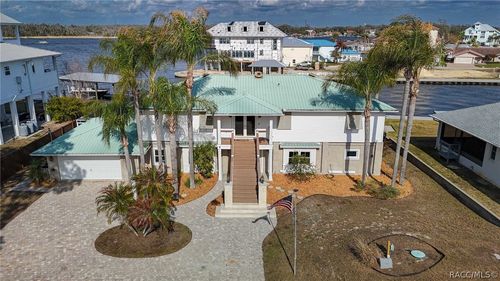 2225 N Watersedge Dr, Crystal River, FL, 34429-9273 | Card Image