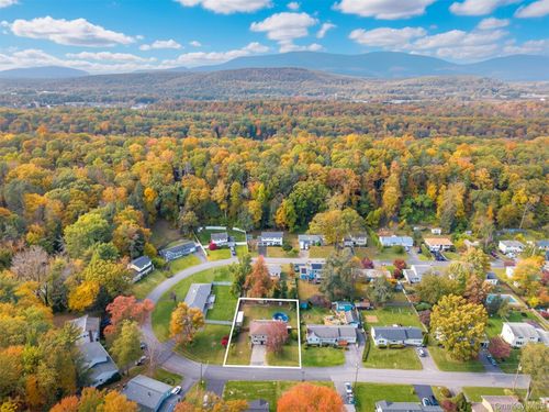 30 Willow Rd, Saugerties, NY, 12477-2137 | Card Image