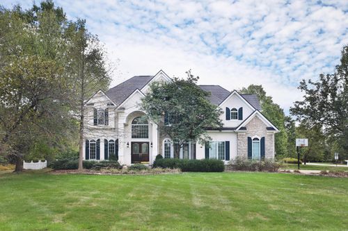 9149 Turfway Bend Dr, Powell, OH, 43065-8492 | Card Image