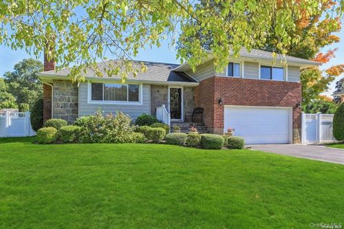 41 Eaton Rd, Syosset, NY, 11791-6512 | Card Image