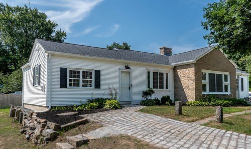 237 Sneech Pond Rd, Cumberland, RI, 02864-3120 | Card Image
