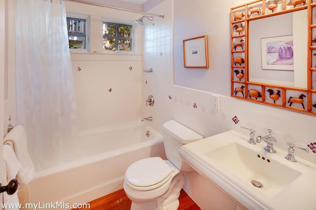 94 Menemsha Inn Rd, House other with 6 bedrooms, 5 bathrooms and null parking in Chilmark MA | Image 27