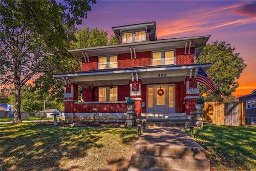 402 E Peoria St, Paola, KS, 66071-1713 | Card Image