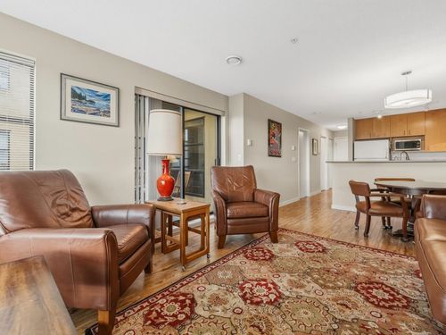 402-124 W 3rd St, North Vancouver, BC, V7M1E8 | Card Image