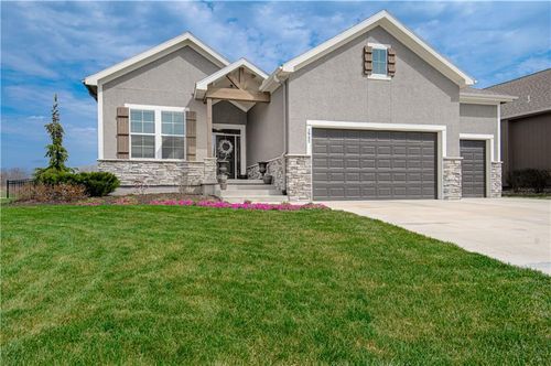 1542 Sw Arbor Park Dr, Lee's Summit, MO, 64082-4152 | Card Image