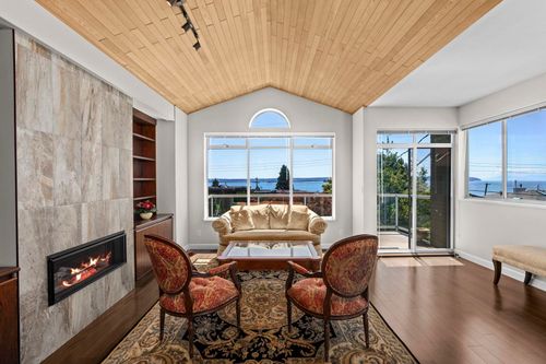 2319 Marine Dr, West Vancouver, BC, V7V1K9 | Card Image