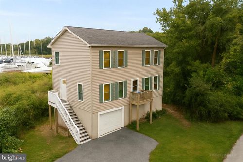 3762 Beach Drive Blvd, EDGEWATER, MD, 21037-4014 | Card Image