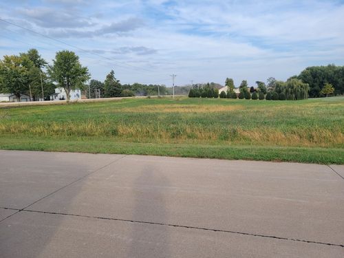 896 Daulton Dr, Tipton, IA, 52772-8000 | Card Image