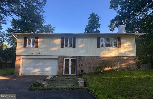 501 Glyndon St Se, Vienna, VA, 22180-5830 | Card Image