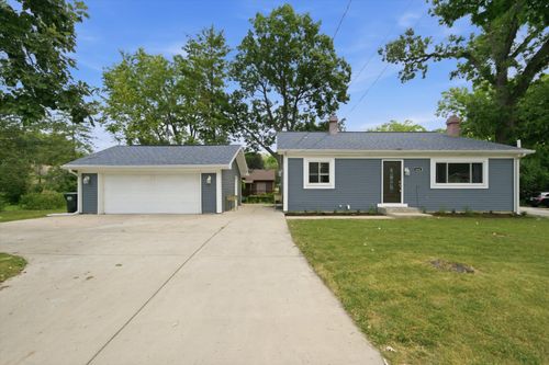 444 Pleasure Dr, Mundelein, IL, 60060-3946 | Card Image