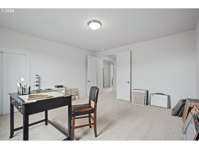 8870 Sw Mohegan Ln, House other with 5 bedrooms, 3 bathrooms and 3 parking in Tualatin OR | Image 29