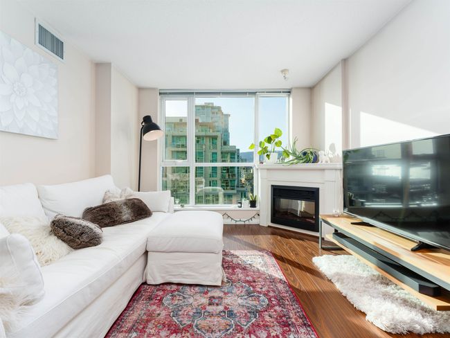 1107 - 188 E Espl, Condo with 1 bedrooms, 1 bathrooms and 1 parking in North Vancouver BC | Image 4