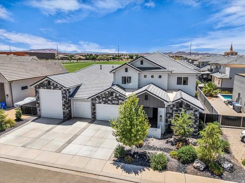 449 W Johann Cir, Washington, UT, 84780-3645 | Card Image