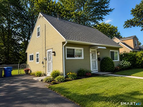 156 Andover St, Hartford, CT, 06112-1301 | Card Image