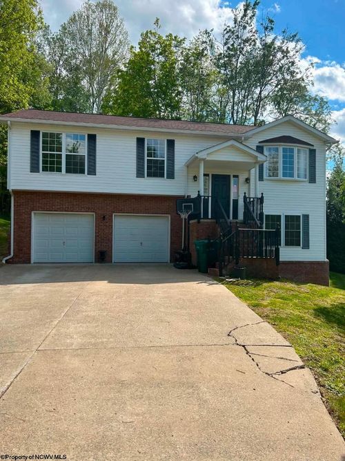 1002 Sherwood Circle, Bridgeport, WV, 26330 | Card Image