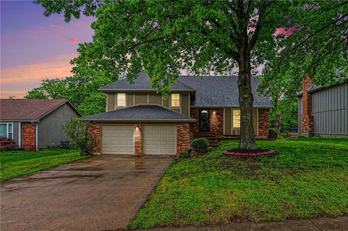 536 E 125th Ter, Olathe, KS, 66061-2726 | Card Image