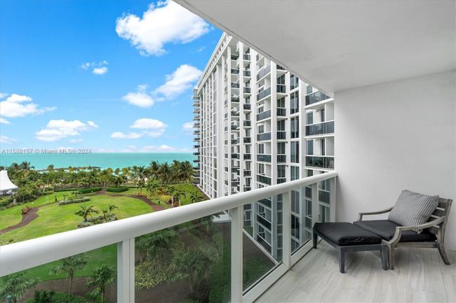 634 - 10275 Collins Ave, Condo with 2 bedrooms, 2 bathrooms and null parking in Bal Harbour FL | Image 21