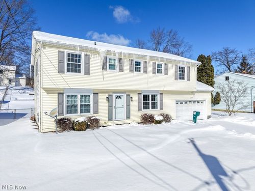 9408 Fairfield Dr, Twinsburg, OH, 44087-1504 | Card Image