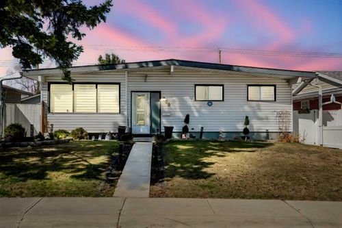 908 Raynard Crescent Se, Calgary, AB, T2A1X9 | Card Image