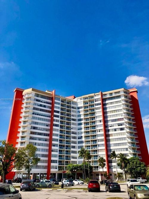 1624e-1351 Miami Gardens Dr, Miami, FL, 33179-4952 | Card Image