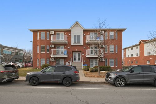 304 Boul Jacques-Marcil, Longueuil, QC, J3Y9A3 | Card Image