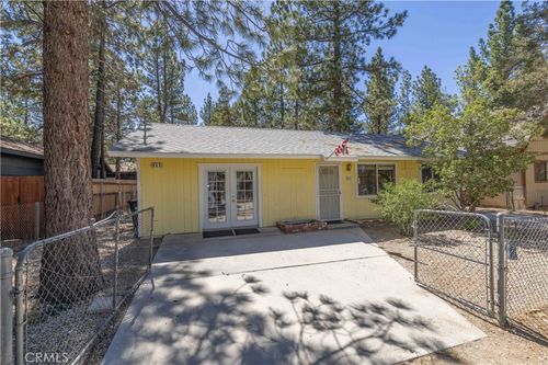 863 B Lane, Big Bear City, CA, 92314 | Card Image