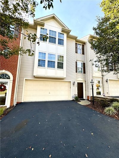 1402 Towervue Dr, Condo with 2 bedrooms, 2 bathrooms and 2 parking in Baldwin Boro PA | Image 2