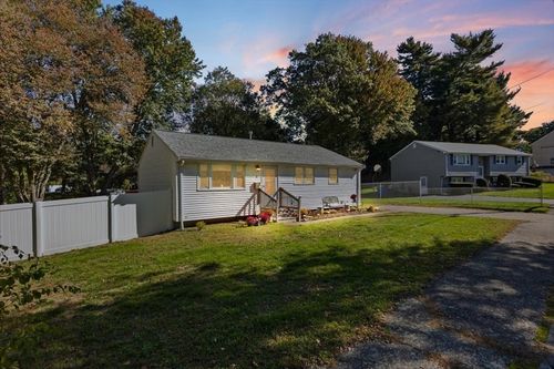 5 Nightingale Cir, Randolph, MA, 02368-5244 | Card Image