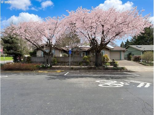 4715 Ne Everett St, Portland, OR, 97213 | Card Image