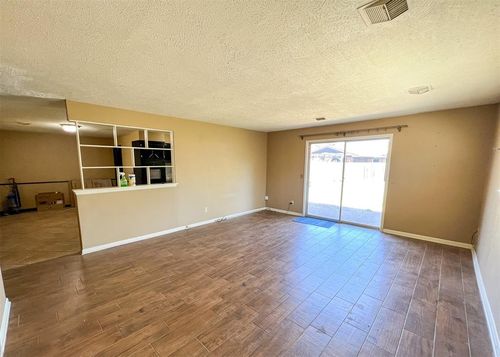2737 Plymouth Lane, The Village, OK, 73120 | Card Image