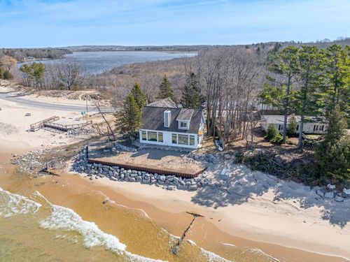 3126 Lakeshore Rd, Manistee, MI, 49660-8200 | Card Image