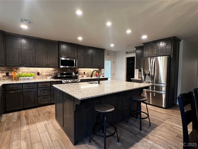 16265 N 573 Rd, House other with 3 bedrooms, 2 bathrooms and null parking in Tahlequah OK | Image 5
